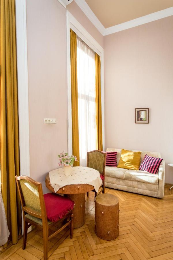 Hb Apartments Mari Brose Tbilisi Luaran gambar